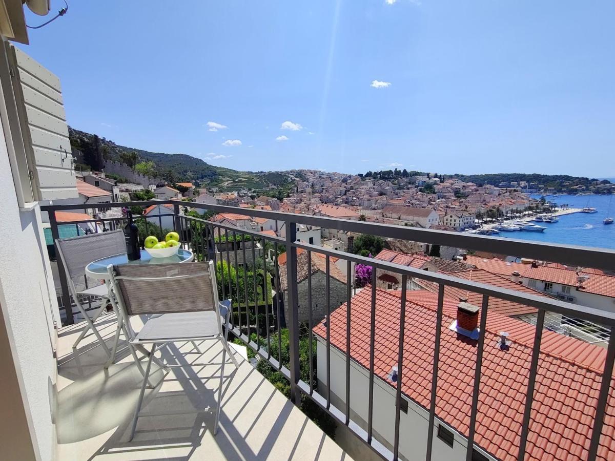 Brand New Apt W Balcony & Perfect Seaview At Center Hvar Town Exterior foto