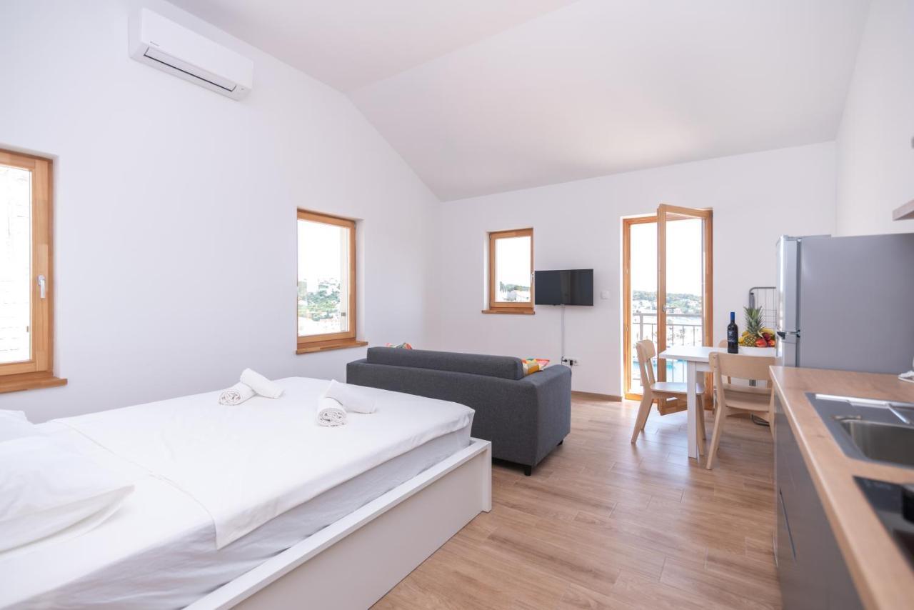 Brand New Apt W Balcony & Perfect Seaview At Center Hvar Town Exterior foto